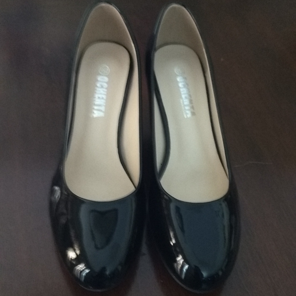 NWOT Patent black heels that could be worn with almost any outfit!